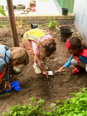 Children Digging Wild about Play Outdoor Nursery Forest School